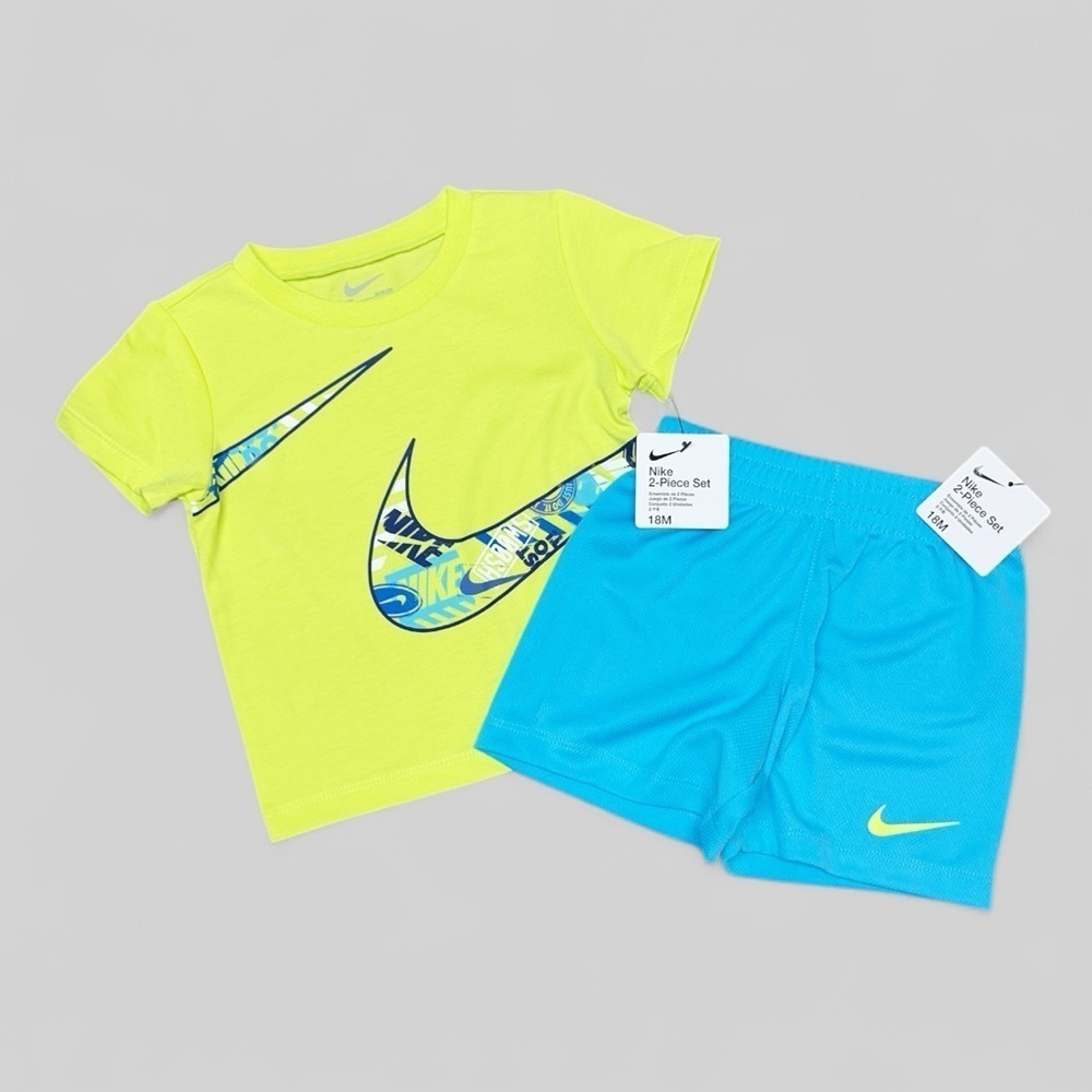 Nike Swoosh Infant Boy's 2 Piece Set T-Shirt & Shorts Bright Green/Turquoise 18M - Picture 2 of 3